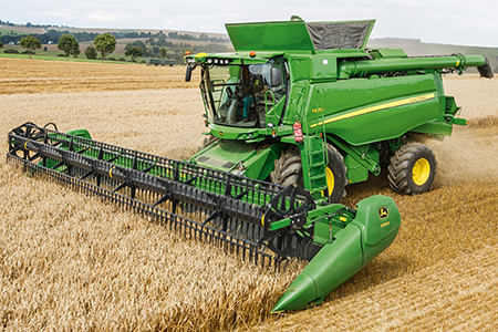 John Deere T670