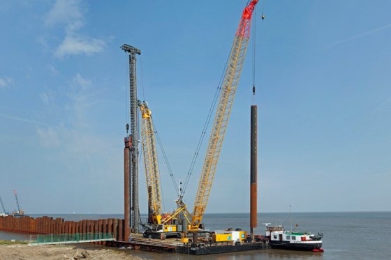 Liebherr Swinging Header Piling Rig